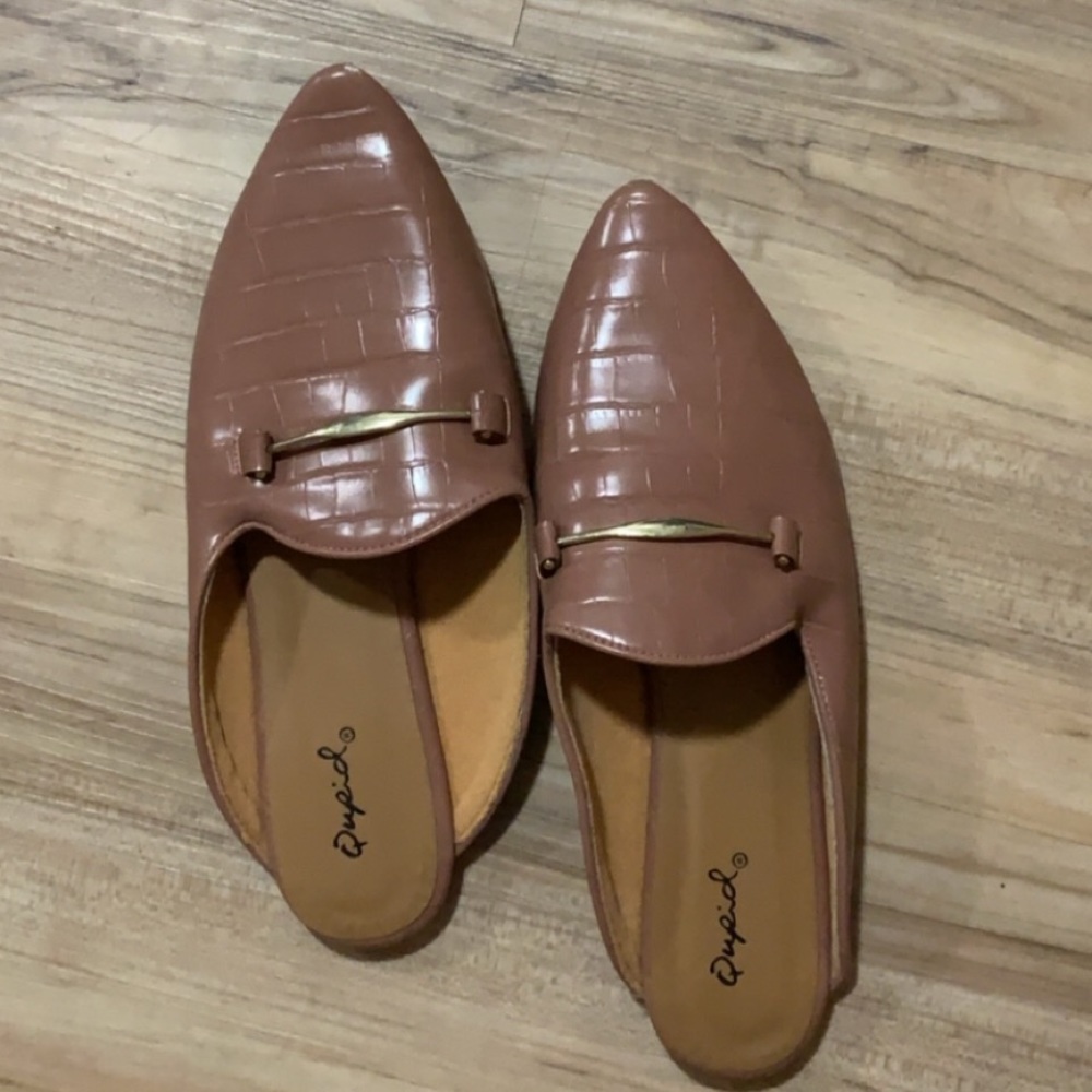 Nude loafers